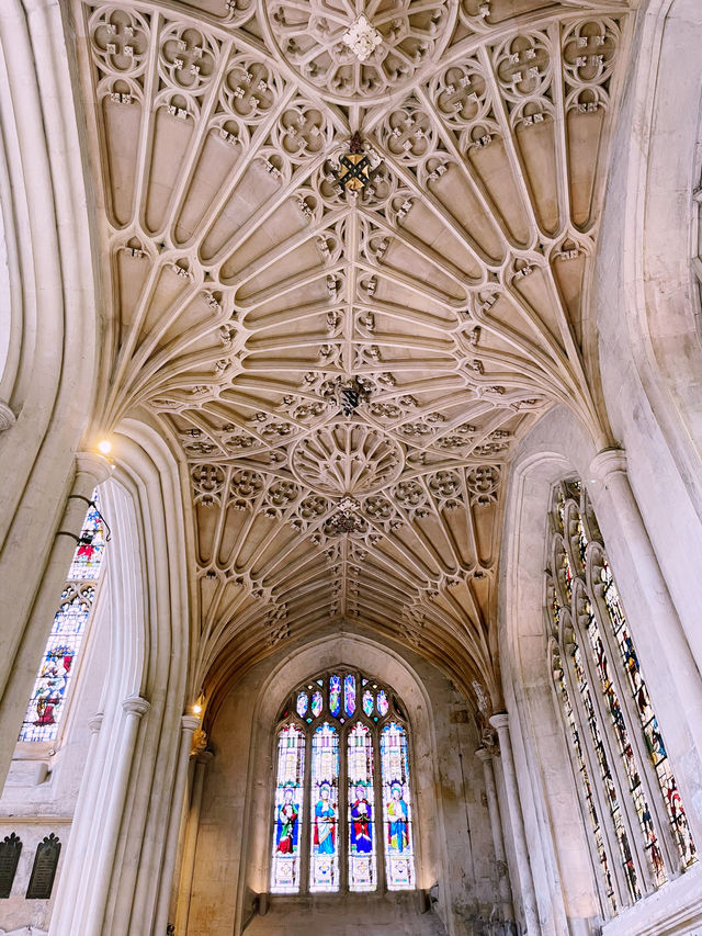⛪ Discover Bath Abbey: A Majestic Landmark of History & Architecture ⛪