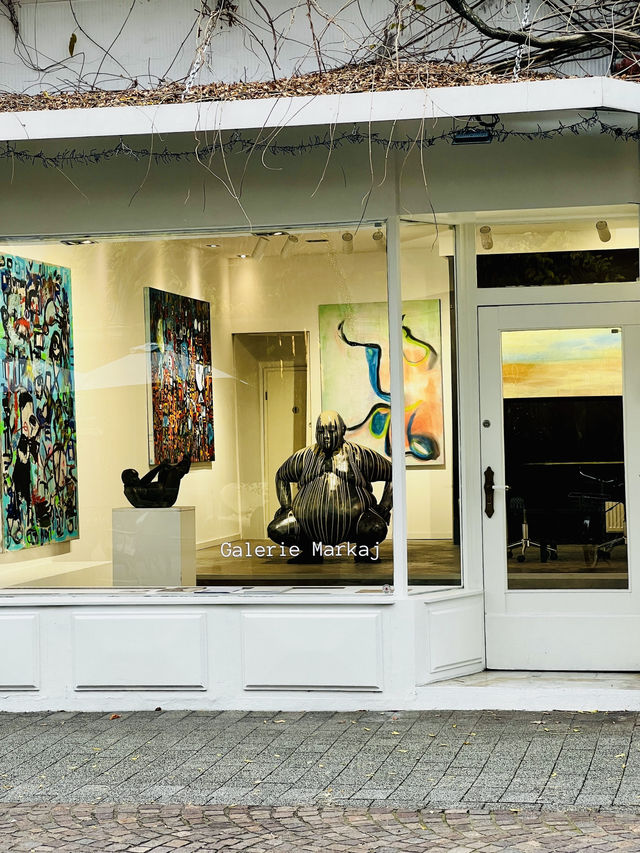 🛍️🚶‍♀️ Karlsruhe Calling: A Walkable Wonderland of Culture & Style 🇩🇪✨  