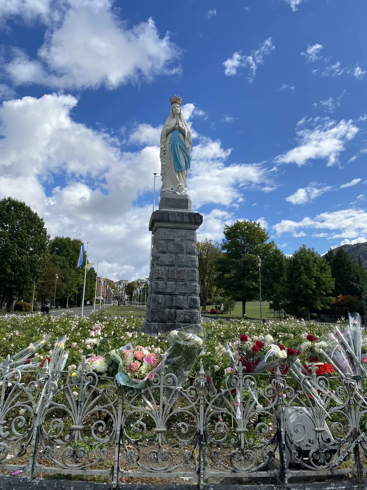 🌟 Lourdes, France: A Spiritual Gem with beauty! 🇫🇷✨