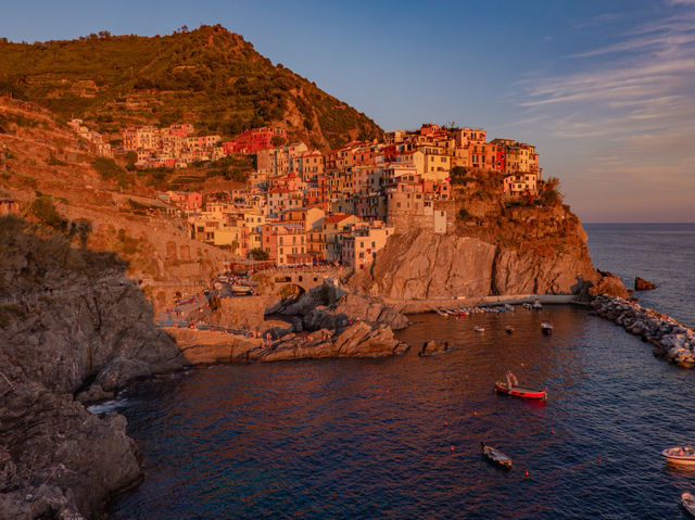 🎨 Cinque Terre – Italy’s Living Postcard 🌊 