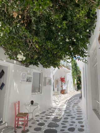 🌊 パロス島：太陽、海、そしてキクラデス諸島の魅力