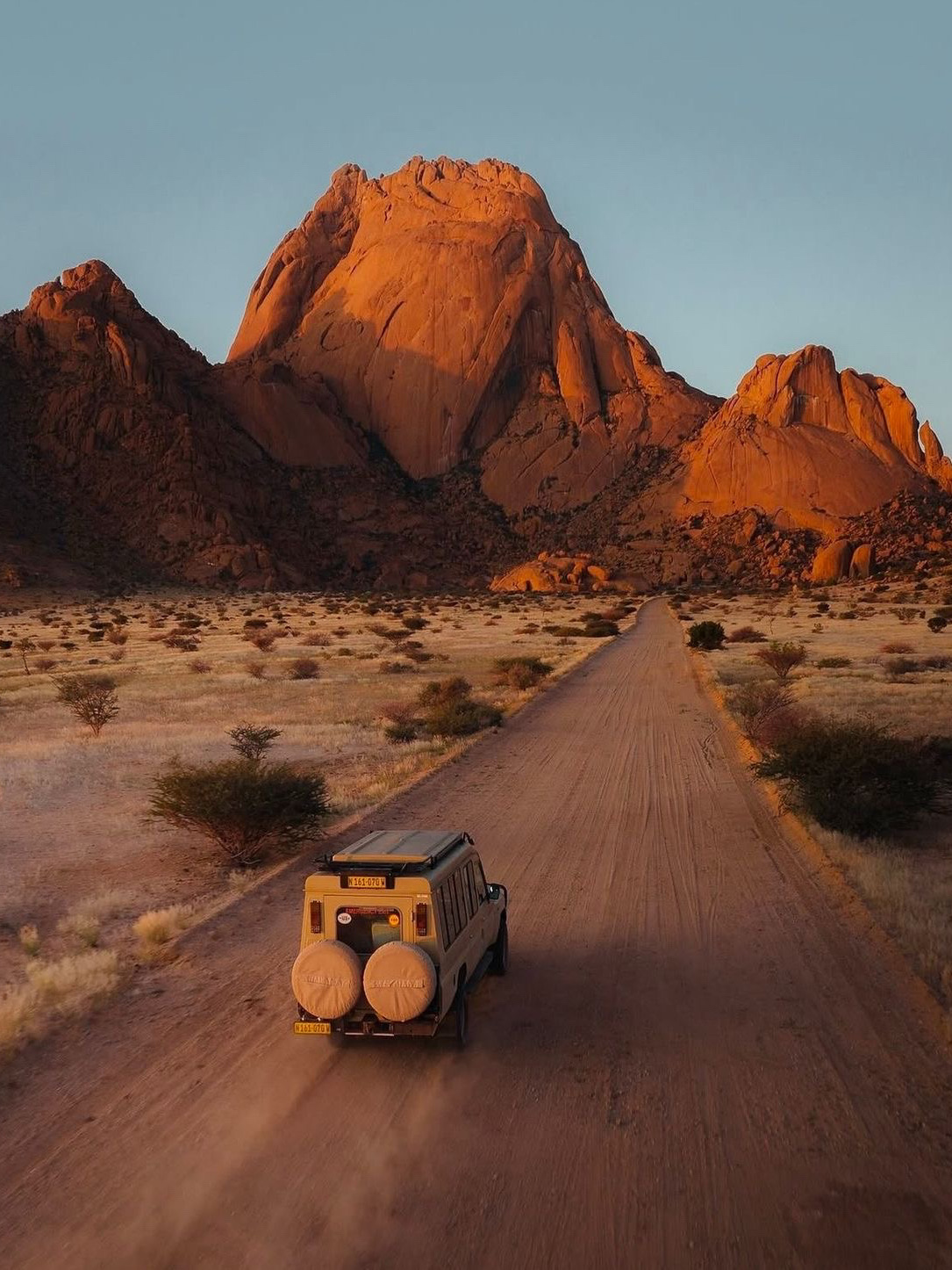 The Call of the Great Outdoors: A Road Trip in Namibia 。