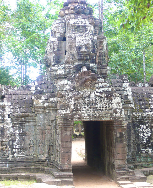 Khmer smile, Banteay Srei, Siem Reap, Cambodia.