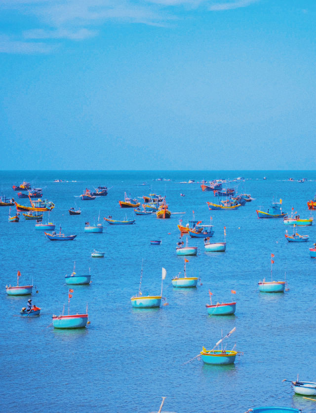 Just next to Ho Chi Minh City, there are sand dunes and also oceans