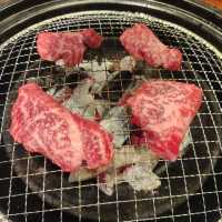대한민국 명장 셰프의 손맛이 담긴 고기를 맛볼 수 있는 <훈장골>