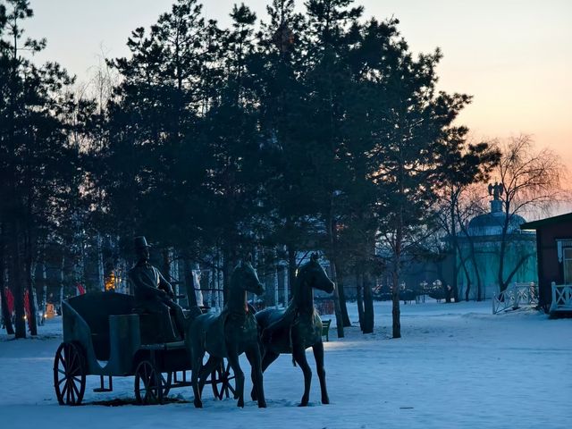 哈爾濱雪後伏爾加莊園，彷彿走進童話裡