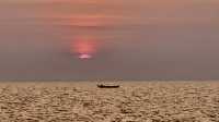 柬埔寨洞裡薩湖水上浮村看日落