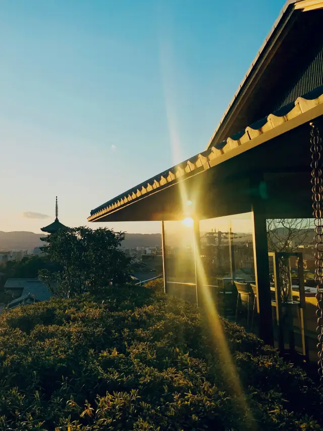 The Beauty of Kyoto｜The best place to appreciate the full view of Yasaka Tower at sunset in Kyoto