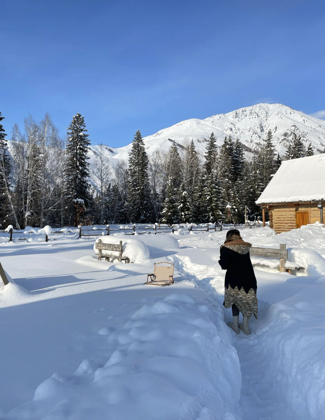 禾木村雪景小木屋