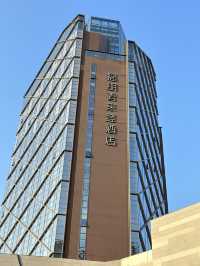 深圳酒店高樓美景看日落和飛機