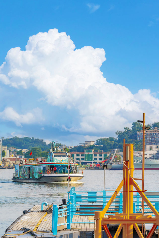 In Guangzhou! Merely with 2 yuan, one can take a ferry to this therapeutic little island.