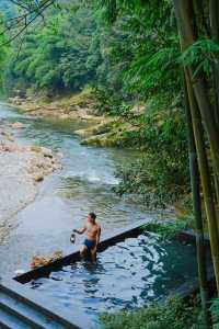 In Chengdu, one cannot find a second hot spring like this, brimming with the charm of nature🌳.