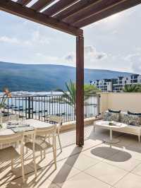 🌟 Montenegro Marvels: Top Stays in Portonovi! 🏨✨