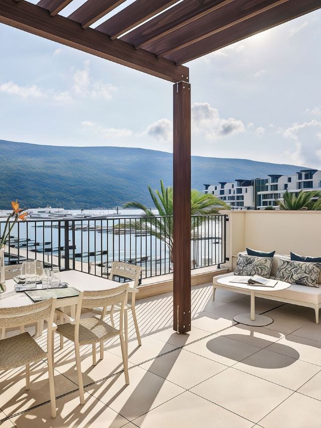 🌟 Montenegro Marvels: Top Stays in Portonovi! 🏨✨