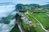湘西八面山：懸壁公路上的空中草原與千年古城