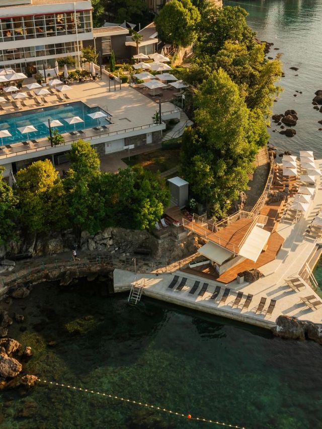 🌟 Opatija's Luxe Retreat: Hotel Ambasador Unveiled! 🌊