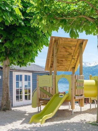 🌟 Lakeside Serenity in Lucerne: Hotel Hertenstein 🏨