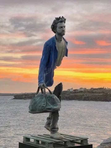 A comprehensive guide to an 11-day in-depth tour of Australia. 