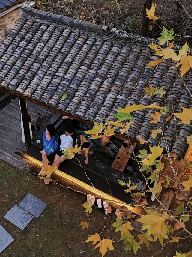 放下繁忙的工作，到山野裡包棟別墅過節