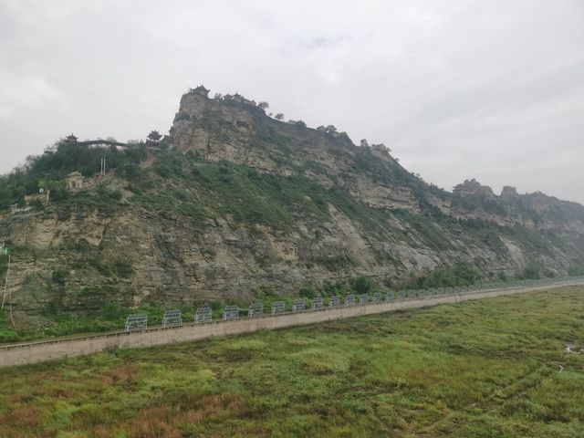 雨中遊 集三教一體的神木二郎山