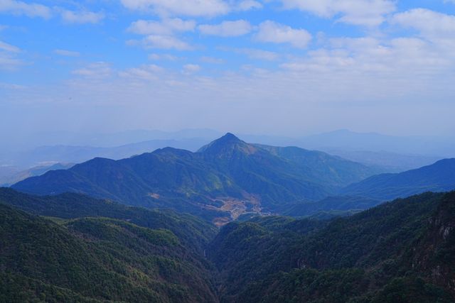 明月山