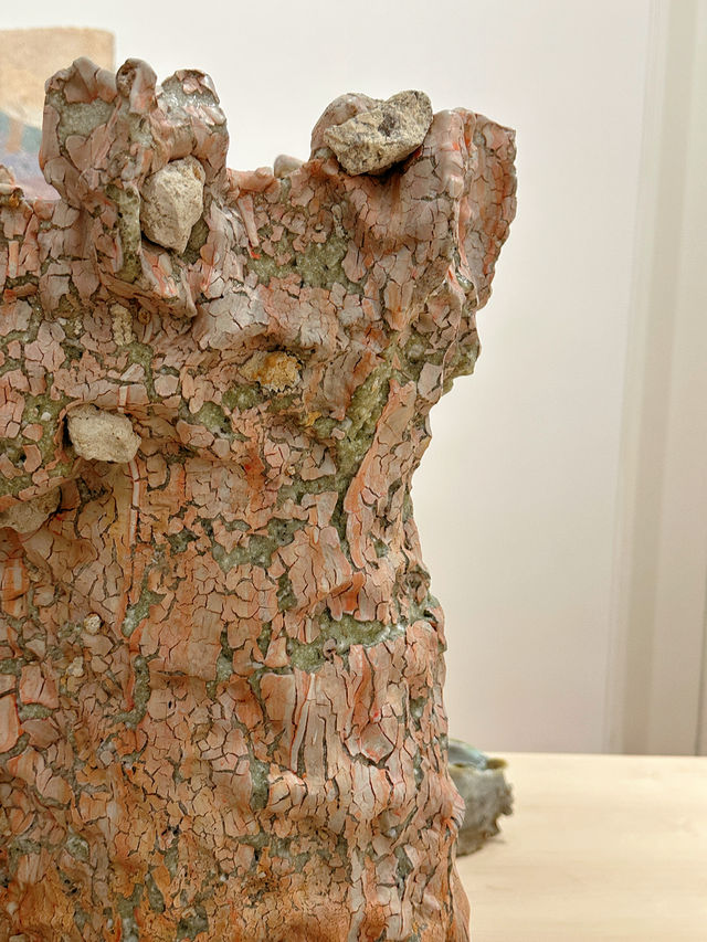 時間的褶皺裡 藏著大地的呼吸｜上海看展