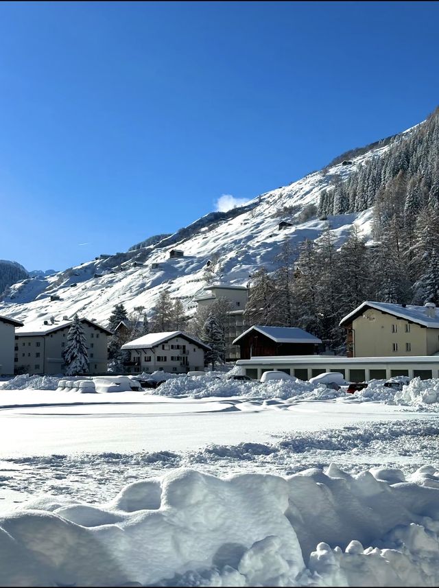 雪色格林德瓦：阿爾卑斯山下的夢幻冬韻