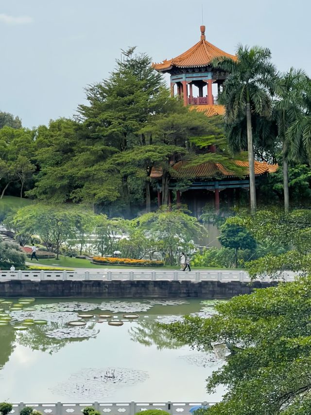 南海觀音的算法：現代香客與AI解簽的賽博朝聖