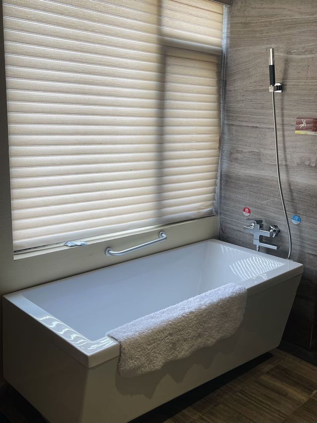 住進香格里拉深處，懸在雲端的仙居
