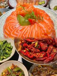 「喺長沙，每一啖美食都係一個故事！臭豆腐、糖油粑粑…真係正！」