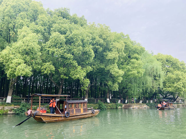 枕水江南，烏鎮的兩天一夜慢時光搖櫓船劃過石板橋，喚醒了一整個江南的溫柔  Day1：東柵漫步