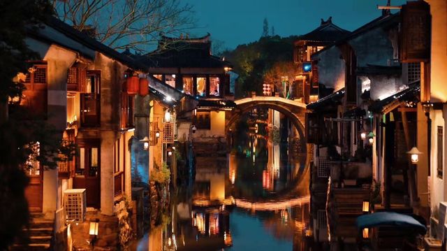 蘇州5A級風景區周莊古鎮嘅角落，你一句春不晚我就真係落咗江南