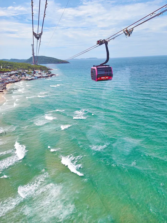 坐世界最長的跨海纜車|富國島南部親子一日 坐世界最長的跨海纜車|富國島南部親子一日