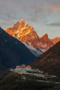 貢嘎群峰之愛德嘉：野蠻巨峰