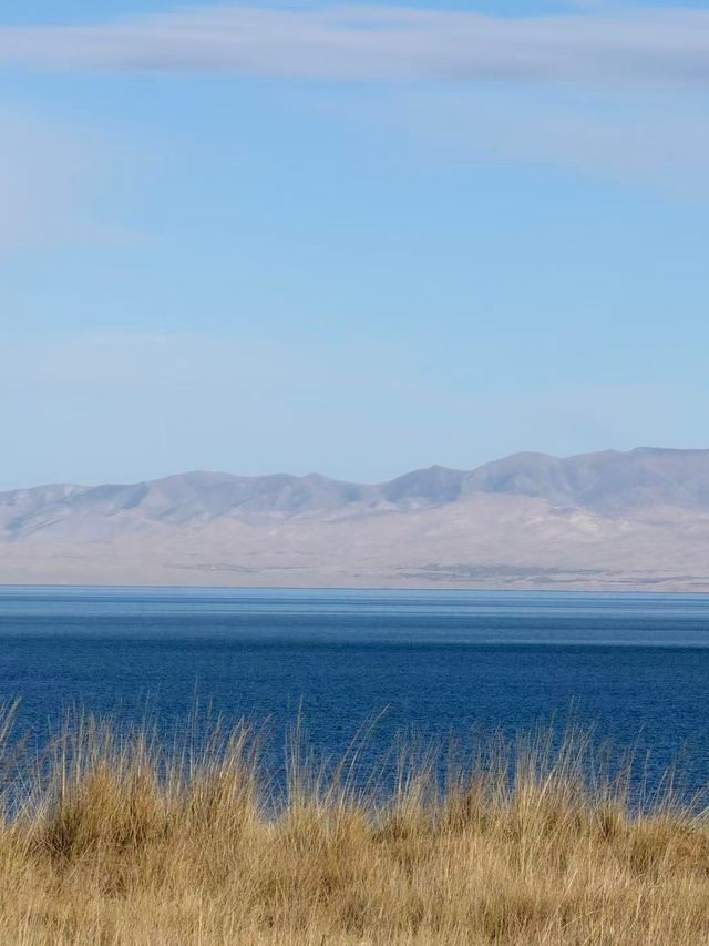 冰封青海湖:藏著藍冰與天鵝的冬日祕境 冰封青海湖:藏著藍冰與天鵝的冬日祕境