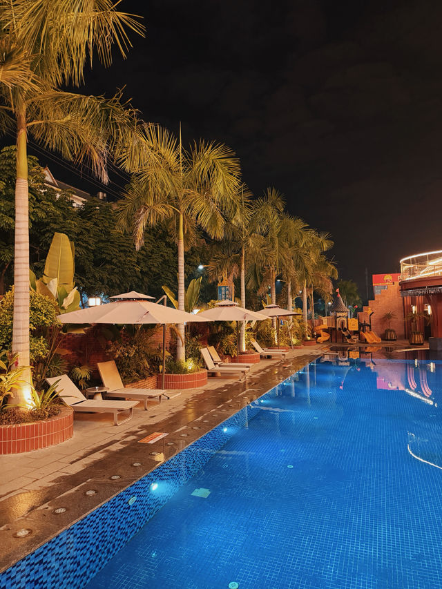 版納 | 在機場附近住進南洋風情酒店 從機場打車10分鐘左右就到,剛好晚上的飛機就不用舟車勞頓了。 版納 | 在機場附近住進南洋風情酒店 從機場打車10分鐘左右就到,剛好晚上的飛機就不用舟車勞頓了。