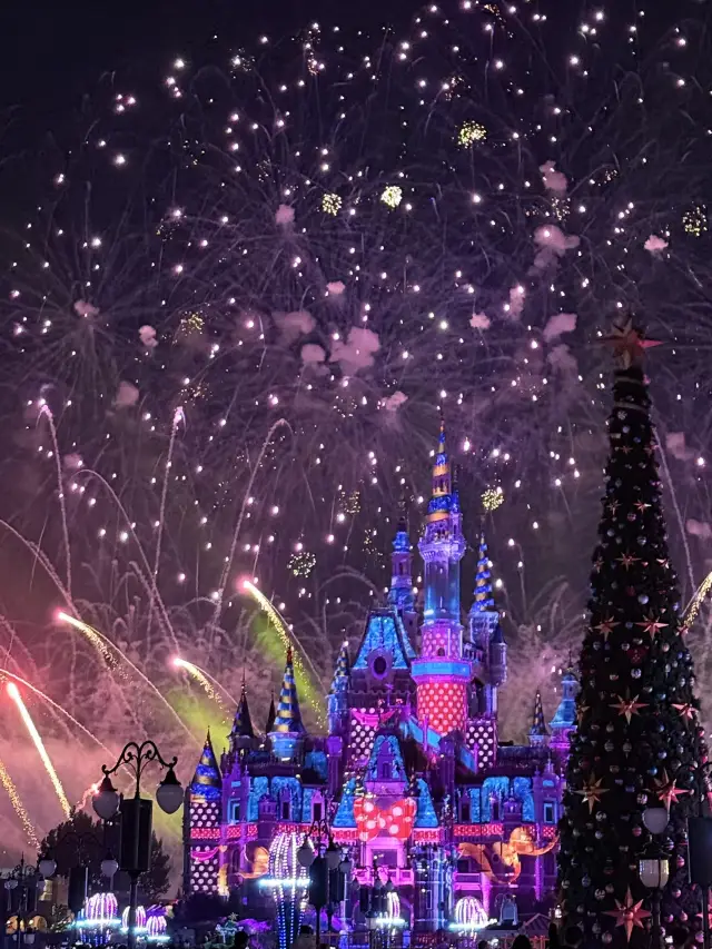 Shanghai Disneyland New Year's Eve Celebration Extended Closing Time Plan