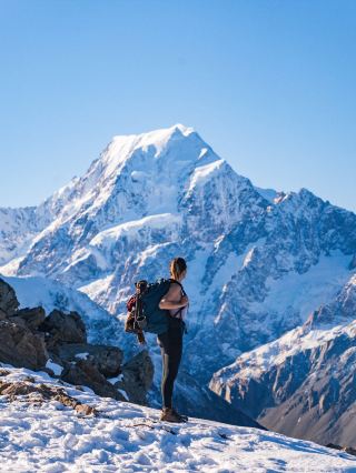 Come to New Zealand for skiing and chasing the Aurora! Customized small group tours to explore the South Island winter