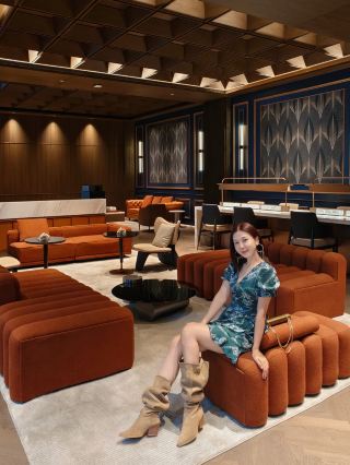 In Chengdu! Stay inside a movie scene