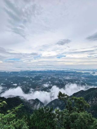 แชร์แผนการท่องเที่ยวเขตทิวทัศน์ลู่ซาน: เขตทิวทัศน์ลู่ซาน - บ้านเกิดของหลี่ไป๋ ฉันมาที่นี่เพราะบทกวีของหลี่ไป๋ ภูเขาถูกปกคลุมไปด้วยหมอกและเมฆ