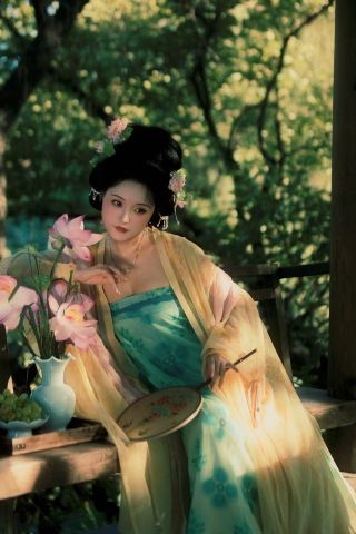 杭州西溪小眾荷花池｜唐仕女荷花漢服寫真保姆級攻略