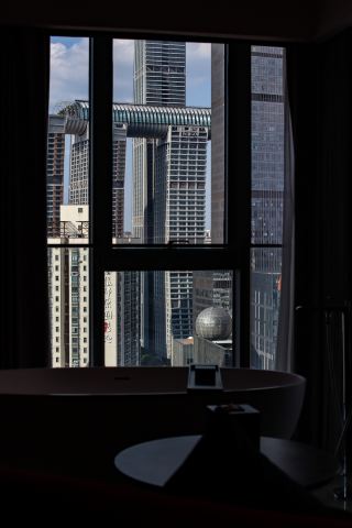解放碑の高層ホテル!ラッフルズシティ(来福士)を眺めながら眠る