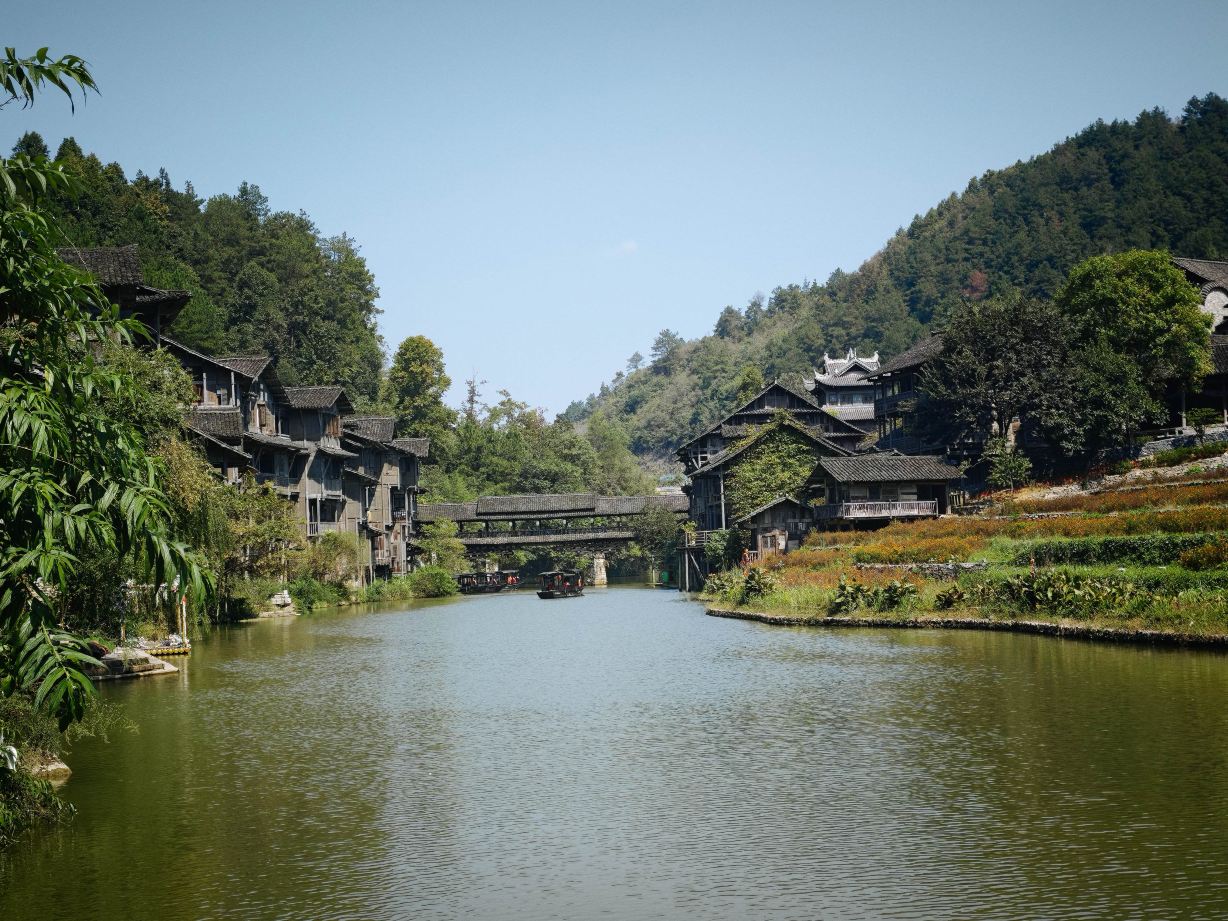 Every frame of the night in Wujiang Village is worth watching again and again