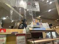 東京美登利壽司🍣澀谷店，每到用餐時間就排好長的隊伍