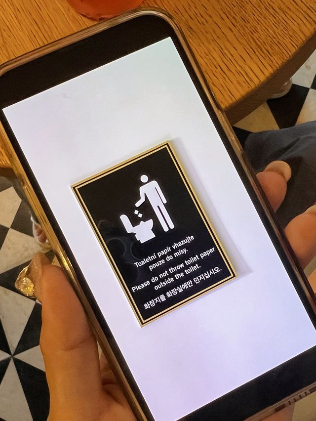 프라하에서 혼자여행 중 인생사진을 건지고 싶다면 바로 이곳! 
