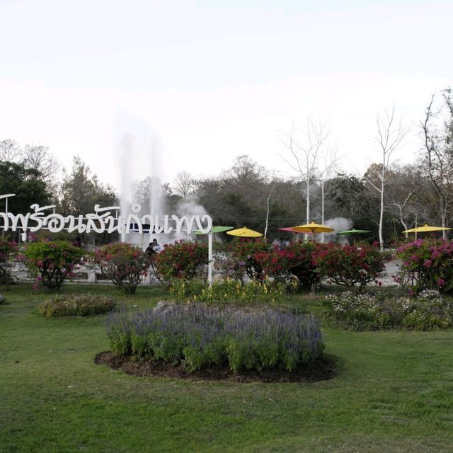 พักที่น้ำพุร้อนสันกำแพง ฟรีแช่น้ำแร่และไข่ไก่