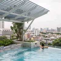 Rooftop บรรยากาศดีใจกลางเมือง นอนพักผ่อนย่านสาธร