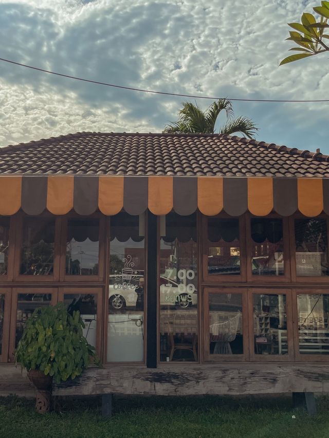 คาเฟ่ขนมปังโฮมเมด ร้านนี้คือดีมาก ทำไมเพิ่งมาเจอ😍