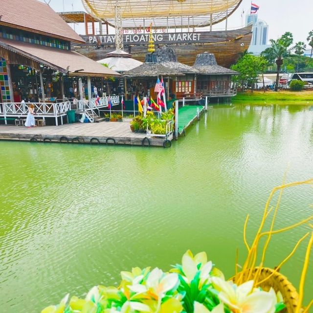 【パタヤ】雰囲気が良いから行くだけで楽しい！タイの水上マーケット