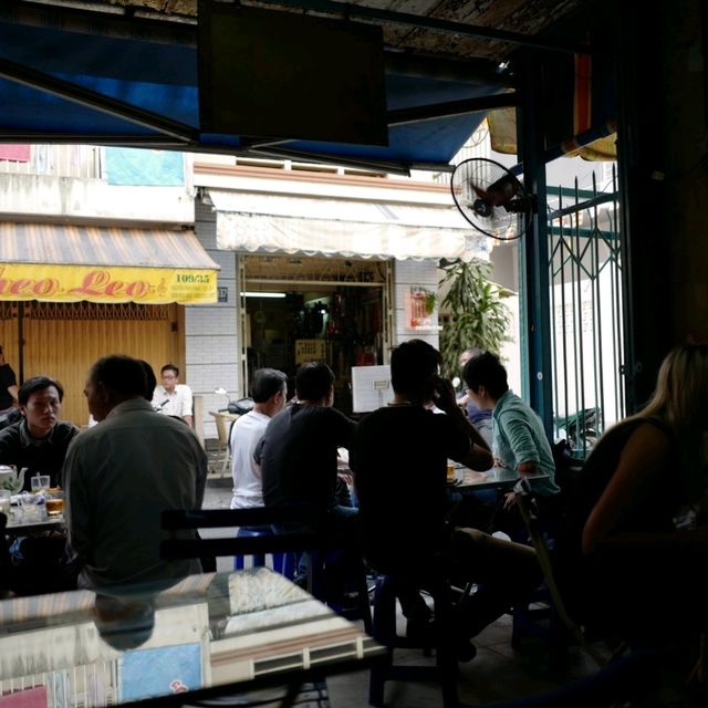 베트남 여행 호치민에 있는 오래된 카페 cheoreocafe